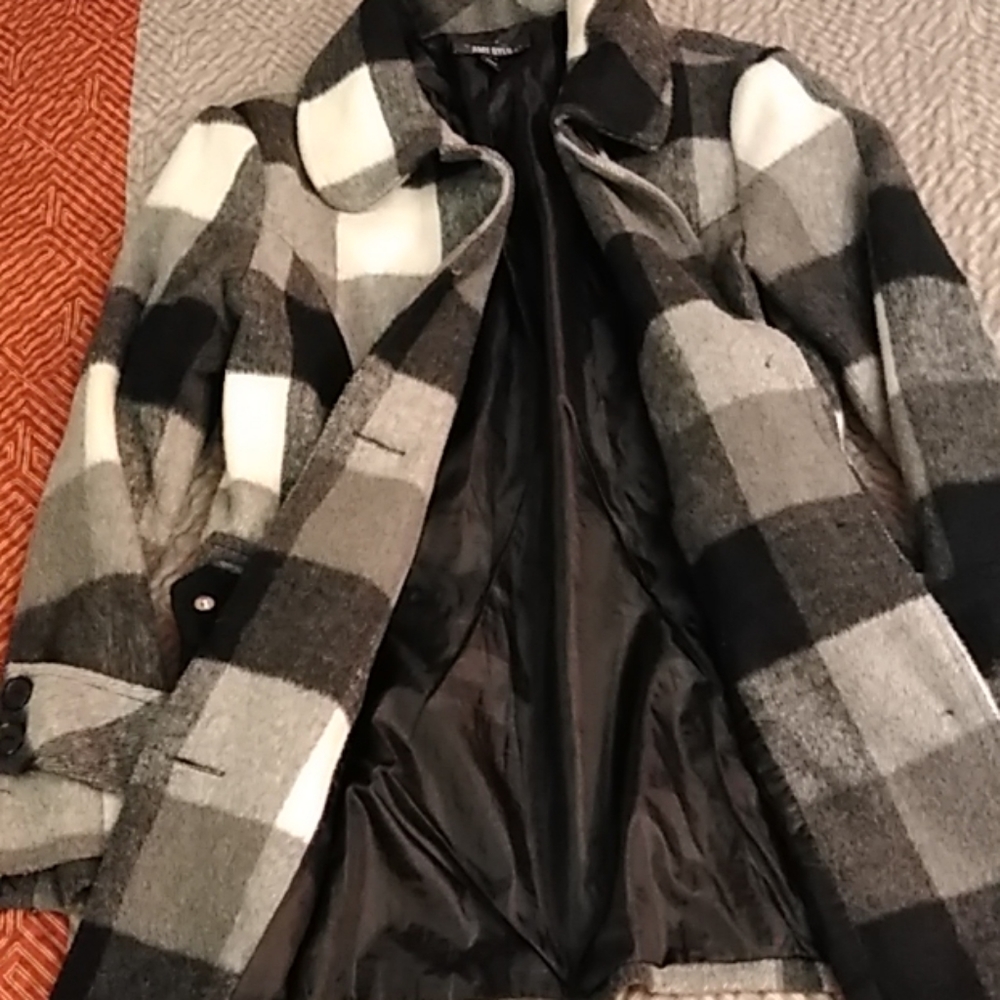 Coat - Picture 4 of 6